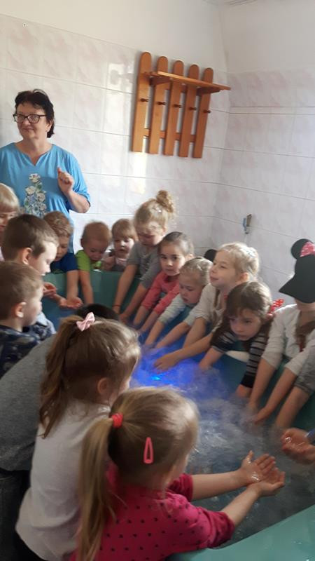 Przedszkolaki z wizytą w szpitalu na oddziale fizjoterapii