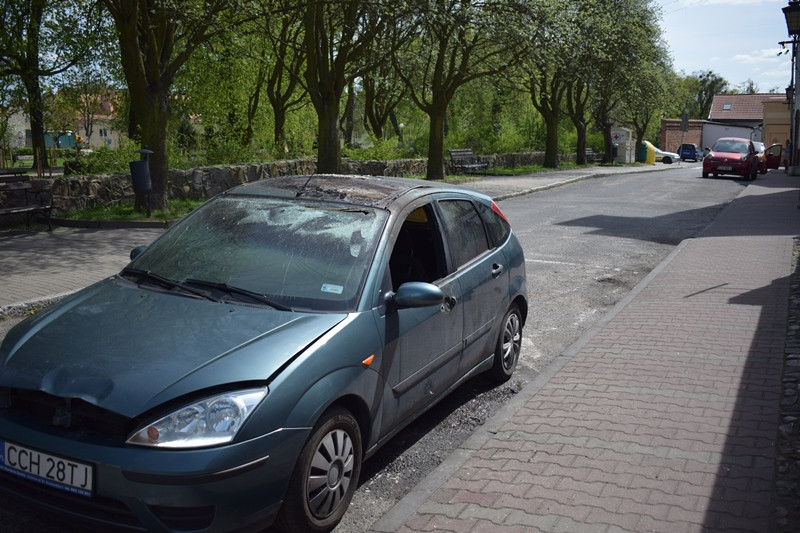 Kolejne podpalenia !!! OSIEM SAMOCHODÓW spłonęło dzisiaj w nocy