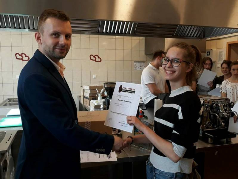 Kurs baristy w ZS CKP w Grubnie oraz podpisana umowa partnerska z 1 Regionalną Bazą Logistyczną w Wałczu