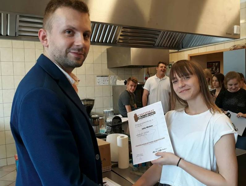 Kurs baristy w ZS CKP w Grubnie oraz podpisana umowa partnerska z 1 Regionalną Bazą Logistyczną w Wałczu