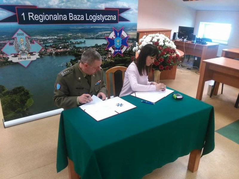 Kurs baristy w ZS CKP w Grubnie oraz podpisana umowa partnerska z 1 Regionalną Bazą Logistyczną w Wałczu