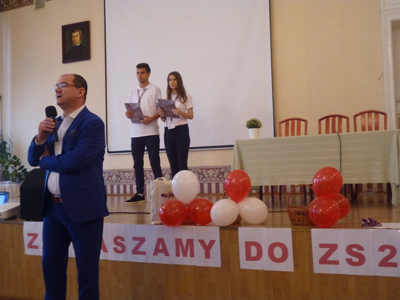Zespół Szkół nr 2 Chełmnie w gwiazdorskiej obsadzie - gość specjalny Tomasz Jacyków