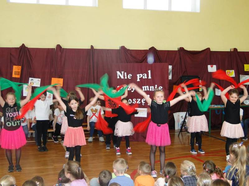 Nie pal przy mnie proszę! Przedstawienie dotyczące zdrowego trybu życia