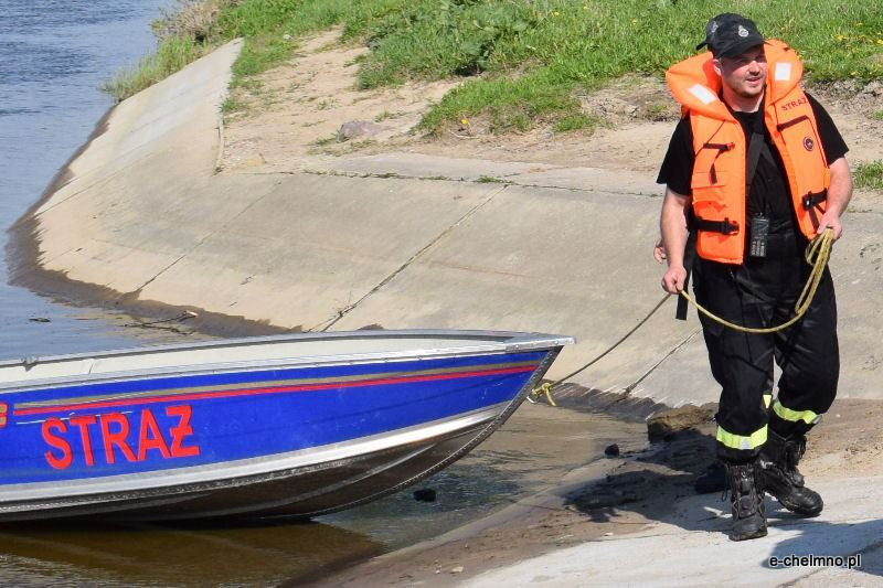 UWAGA ! AKCJA POSZUKIWAŃ 53-letniej kobiety, która w nocy WPADŁA DO WISŁY