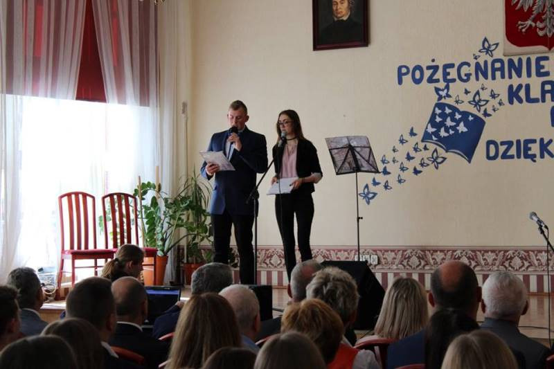 Relacja z uroczystości pożegnania Absolwentów Zespołu Szkół nr 2