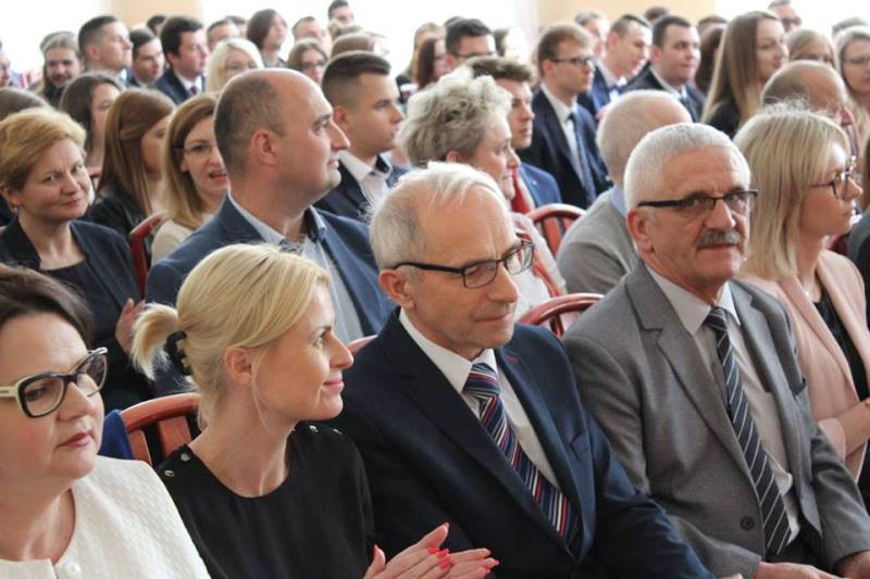 Relacja z uroczystości pożegnania Absolwentów Zespołu Szkół nr 2