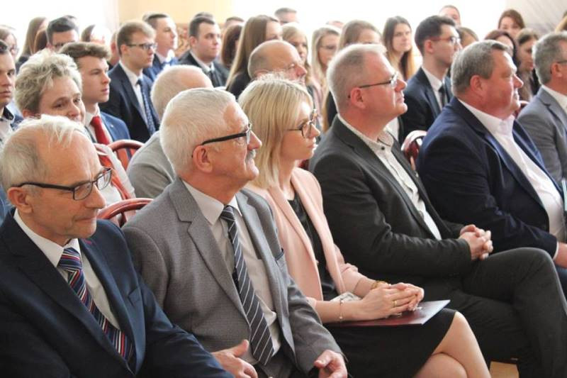 Relacja z uroczystości pożegnania Absolwentów Zespołu Szkół nr 2