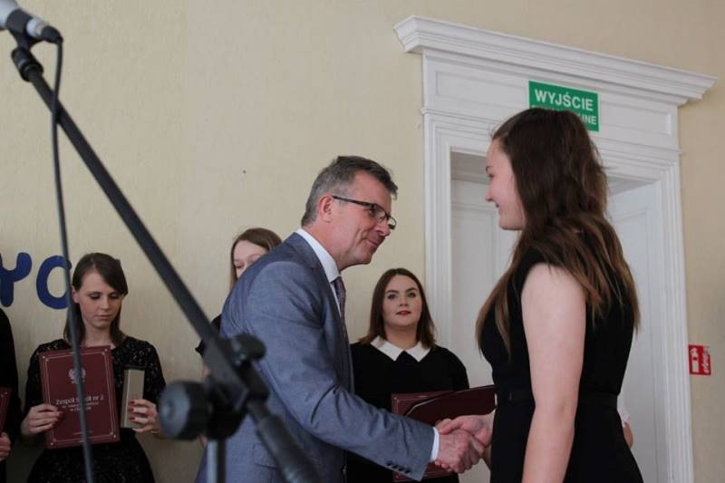 Relacja z uroczystości pożegnania Absolwentów Zespołu Szkół nr 2