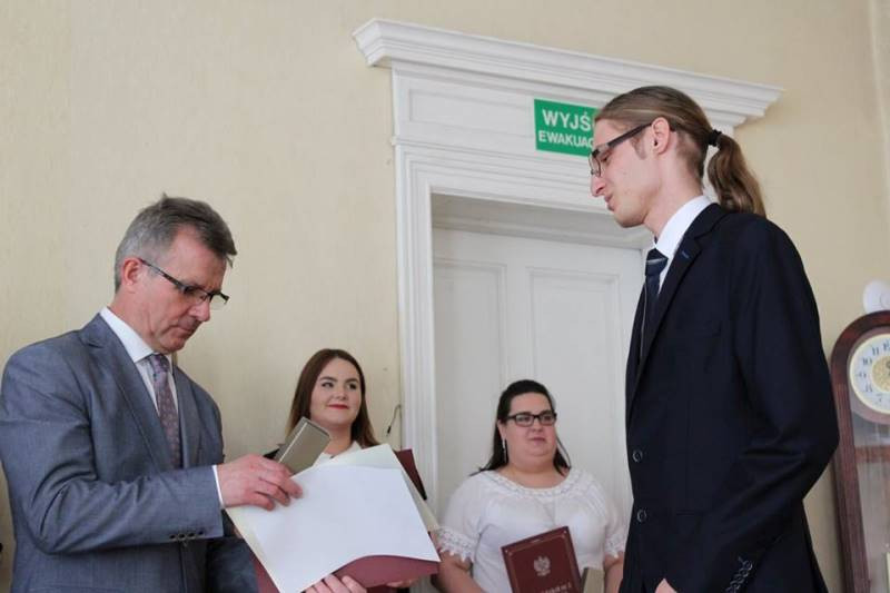 Relacja z uroczystości pożegnania Absolwentów Zespołu Szkół nr 2