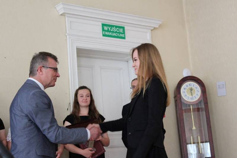 Relacja z uroczystości pożegnania Absolwentów Zespołu Szkół nr 2