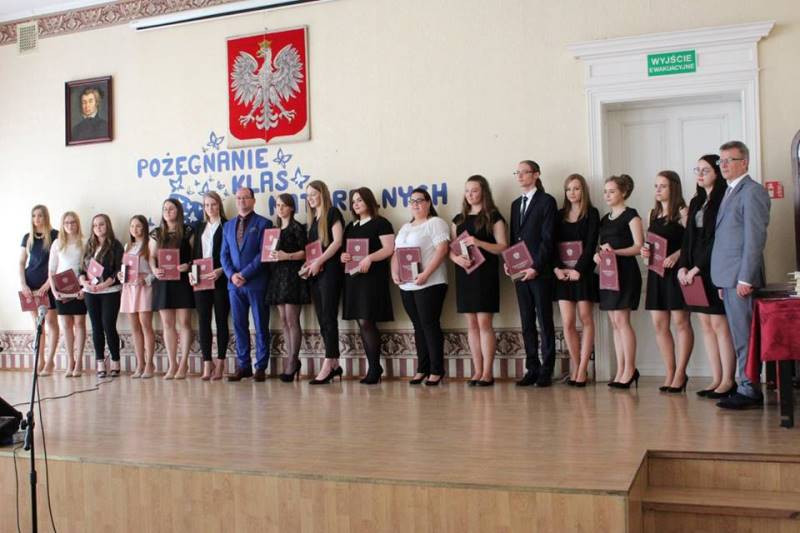 Relacja z uroczystości pożegnania Absolwentów Zespołu Szkół nr 2
