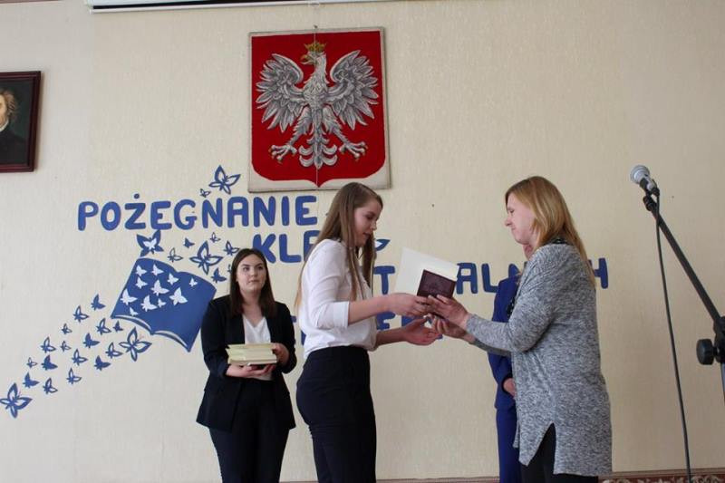 Relacja z uroczystości pożegnania Absolwentów Zespołu Szkół nr 2
