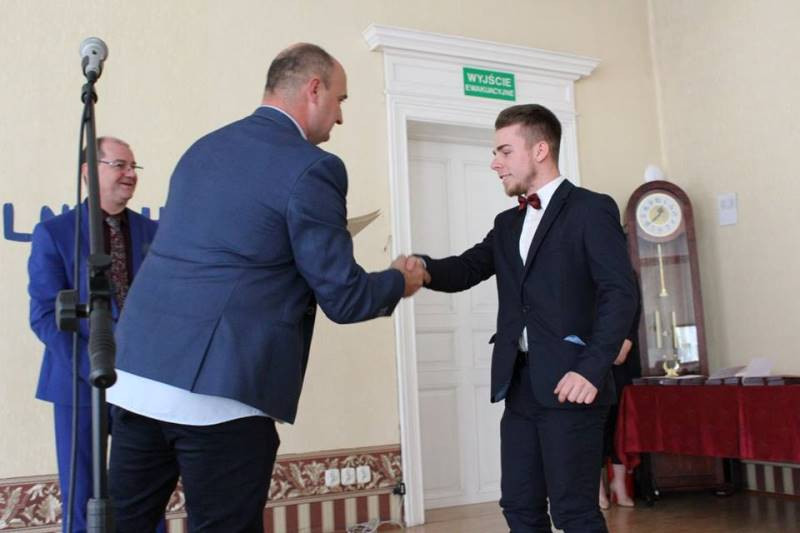 Relacja z uroczystości pożegnania Absolwentów Zespołu Szkół nr 2