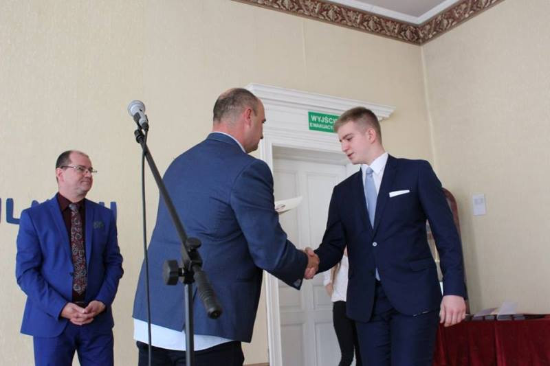 Relacja z uroczystości pożegnania Absolwentów Zespołu Szkół nr 2