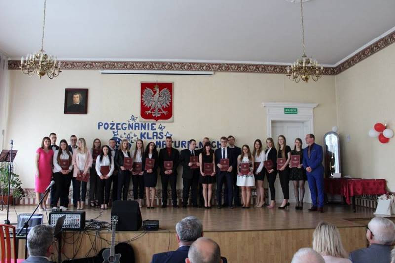 Relacja z uroczystości pożegnania Absolwentów Zespołu Szkół nr 2