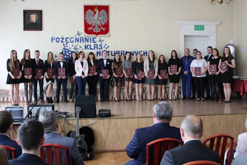 Relacja z uroczystości pożegnania Absolwentów Zespołu Szkół nr 2