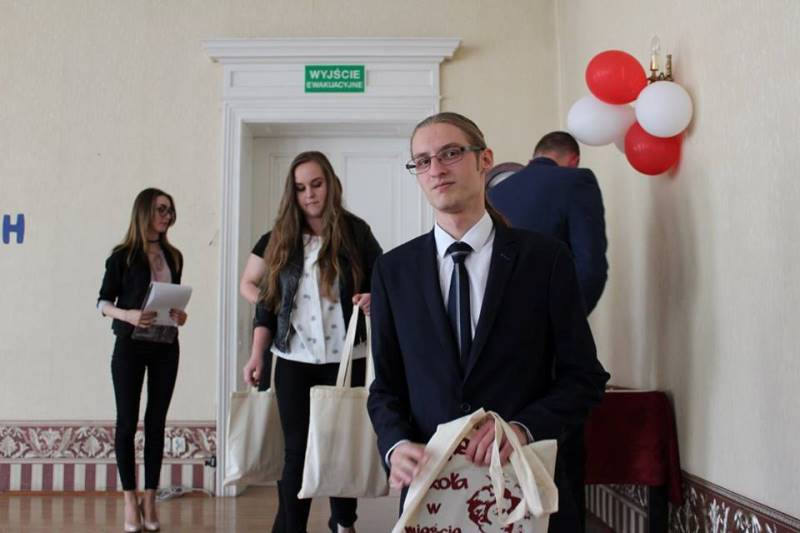 Relacja z uroczystości pożegnania Absolwentów Zespołu Szkół nr 2