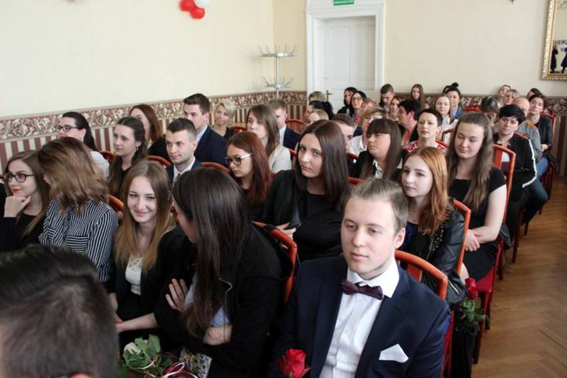 Relacja z uroczystości pożegnania Absolwentów Zespołu Szkół nr 2