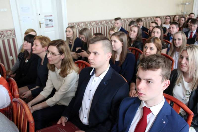 Relacja z uroczystości pożegnania Absolwentów Zespołu Szkół nr 2