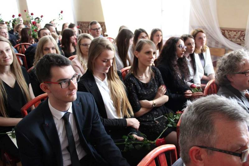Relacja z uroczystości pożegnania Absolwentów Zespołu Szkół nr 2