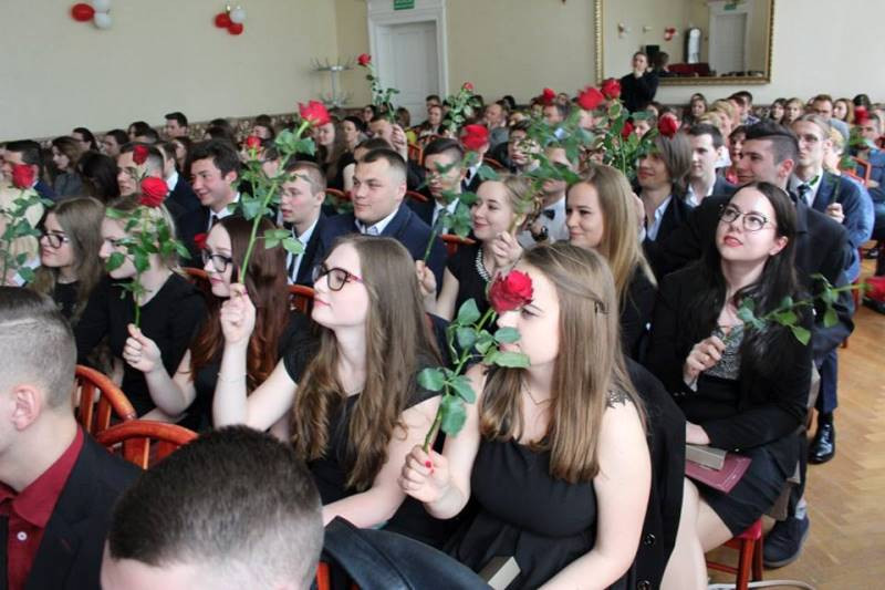 Relacja z uroczystości pożegnania Absolwentów Zespołu Szkół nr 2
