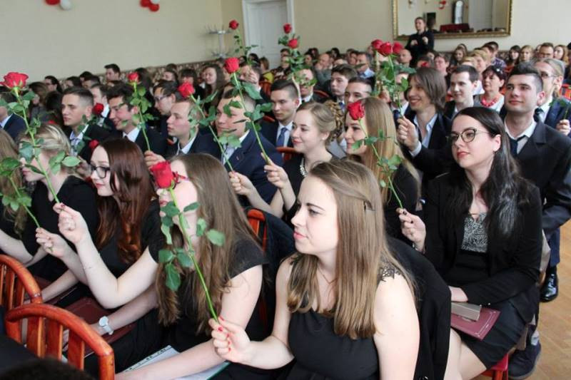 Relacja z uroczystości pożegnania Absolwentów Zespołu Szkół nr 2