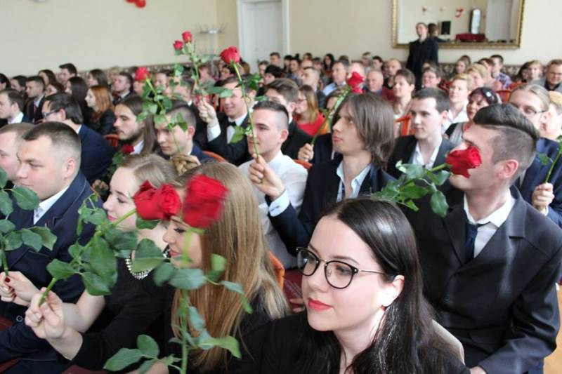 Relacja z uroczystości pożegnania Absolwentów Zespołu Szkół nr 2