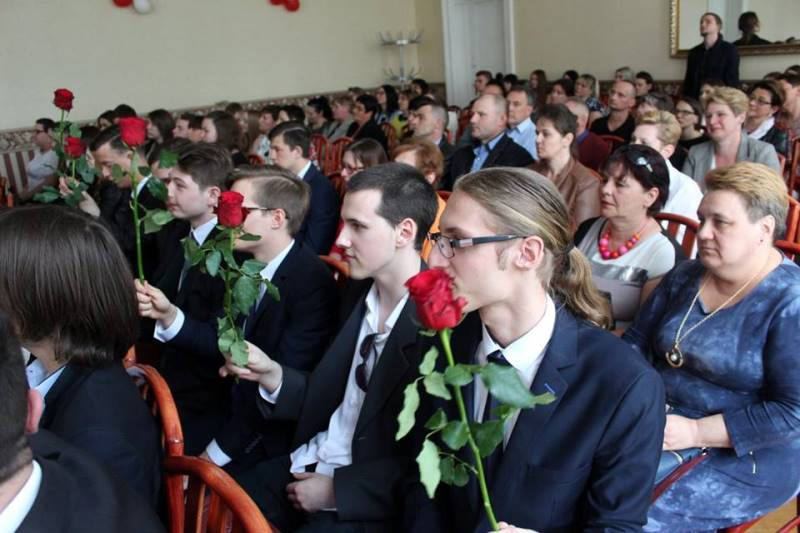 Relacja z uroczystości pożegnania Absolwentów Zespołu Szkół nr 2