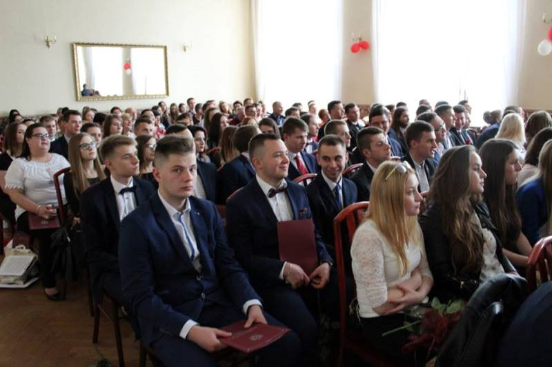 Relacja z uroczystości pożegnania Absolwentów Zespołu Szkół nr 2
