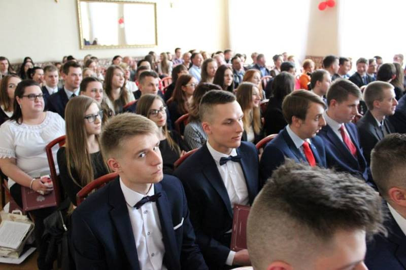 Relacja z uroczystości pożegnania Absolwentów Zespołu Szkół nr 2