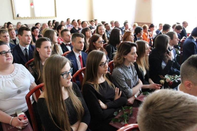 Relacja z uroczystości pożegnania Absolwentów Zespołu Szkół nr 2