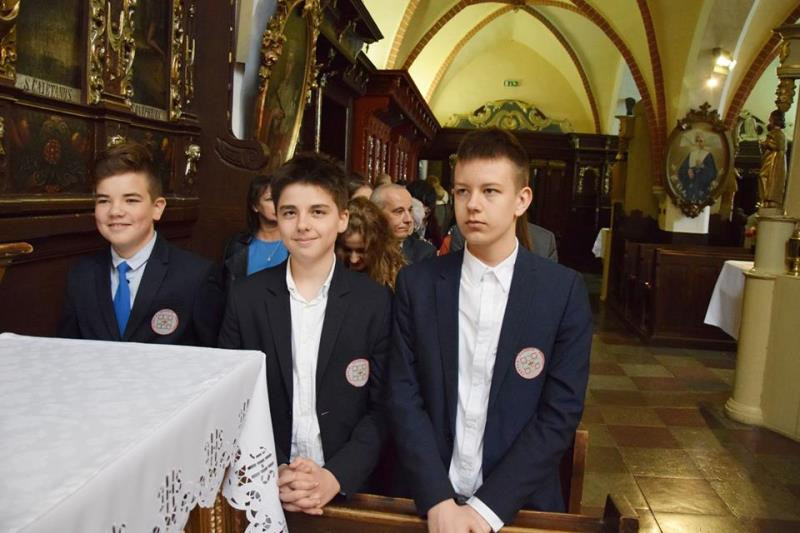 Ogłaszamy wszem i wobec, że Maturzyści z Katolickiego Liceum zakończyli edukację