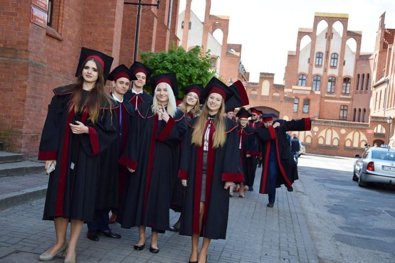 Ogłaszamy wszem i wobec, że Maturzyści z Katolickiego Liceum zakończyli edukację