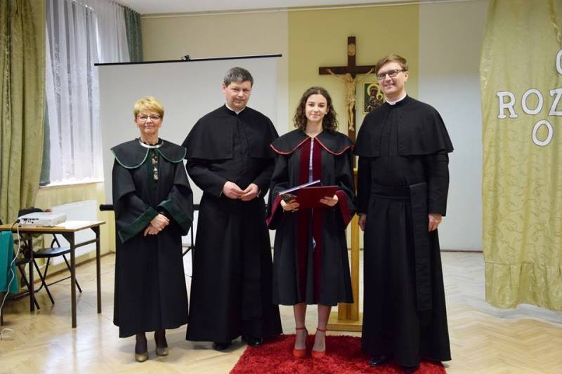 Ogłaszamy wszem i wobec, że Maturzyści z Katolickiego Liceum zakończyli edukację