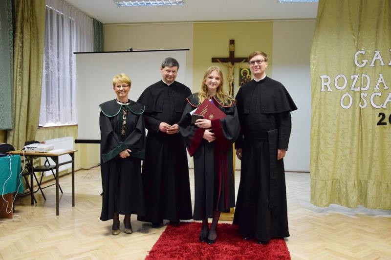 Ogłaszamy wszem i wobec, że Maturzyści z Katolickiego Liceum zakończyli edukację