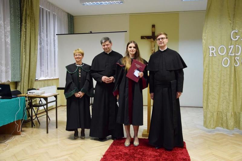 Ogłaszamy wszem i wobec, że Maturzyści z Katolickiego Liceum zakończyli edukację