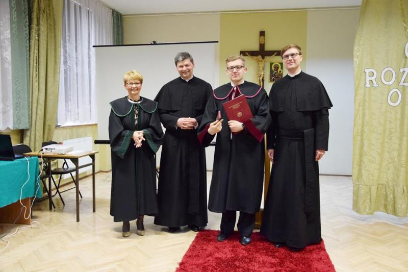 Ogłaszamy wszem i wobec, że Maturzyści z Katolickiego Liceum zakończyli edukację