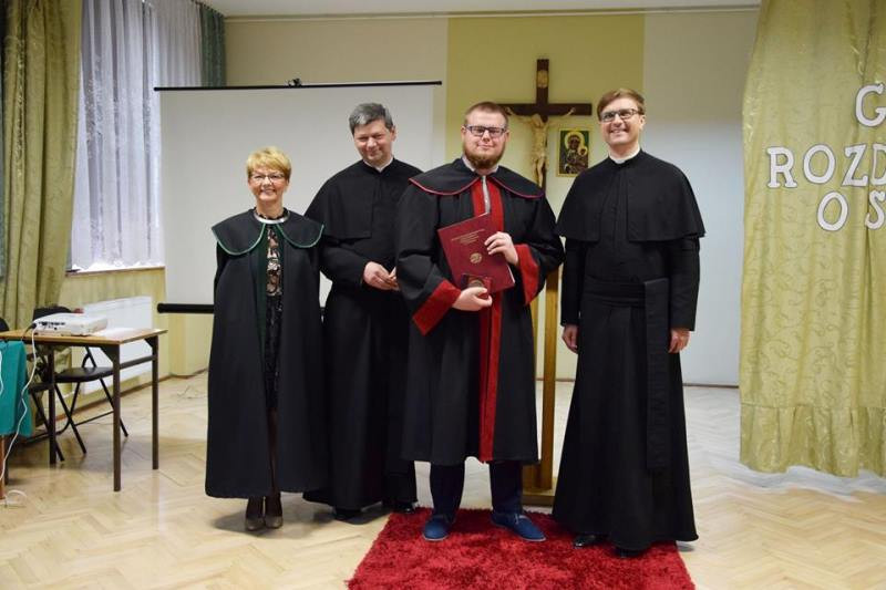 Ogłaszamy wszem i wobec, że Maturzyści z Katolickiego Liceum zakończyli edukację