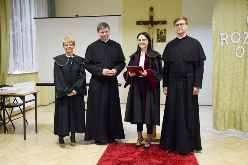 Ogłaszamy wszem i wobec, że Maturzyści z Katolickiego Liceum zakończyli edukację