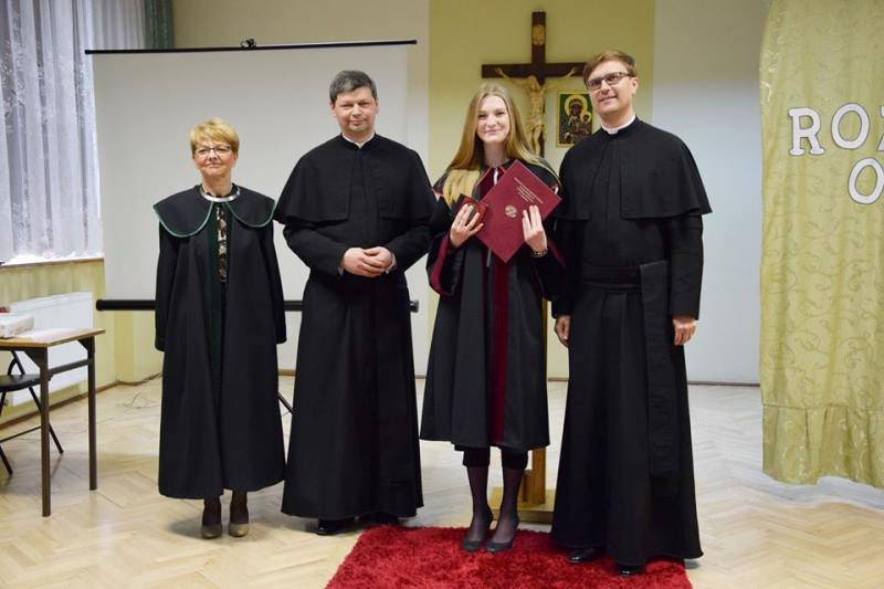 Ogłaszamy wszem i wobec, że Maturzyści z Katolickiego Liceum zakończyli edukację