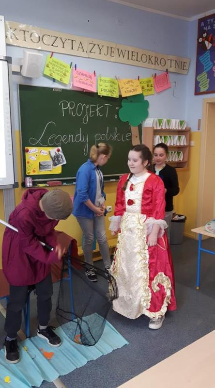 Polskie legendy na wesoło i program ?Tańce rewii i musicali? w Czwórce