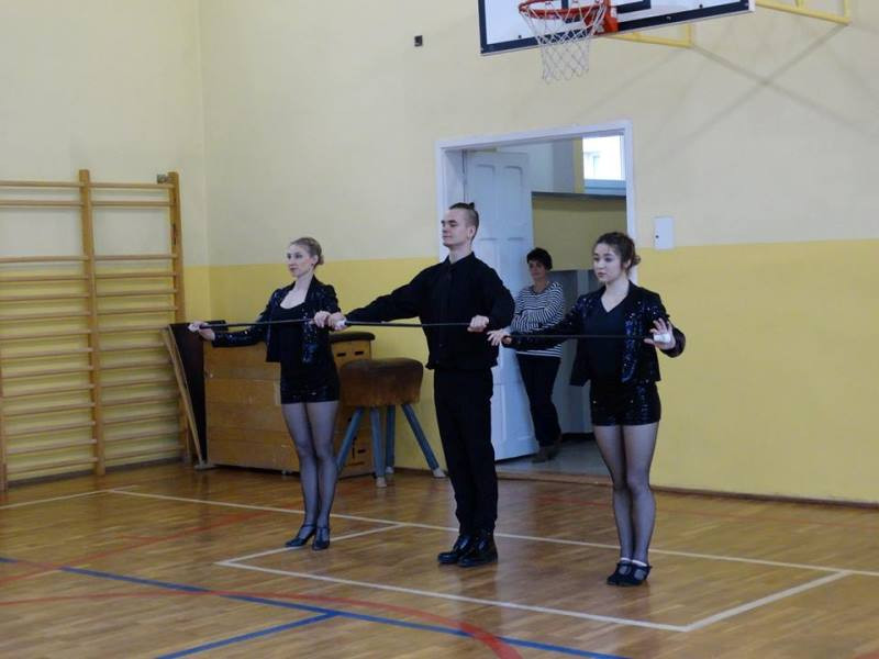 Polskie legendy na wesoło i program ?Tańce rewii i musicali? w Czwórce