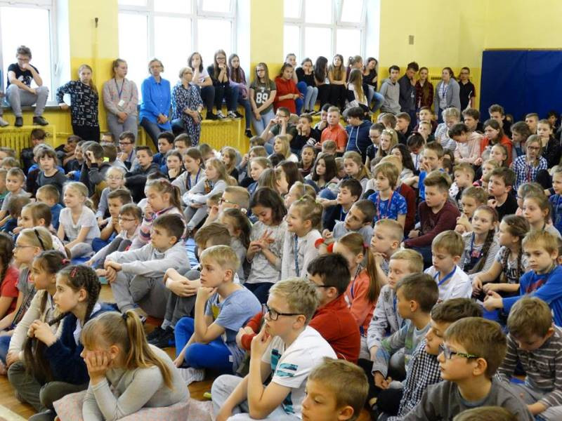 Polskie legendy na wesoło i program ?Tańce rewii i musicali? w Czwórce