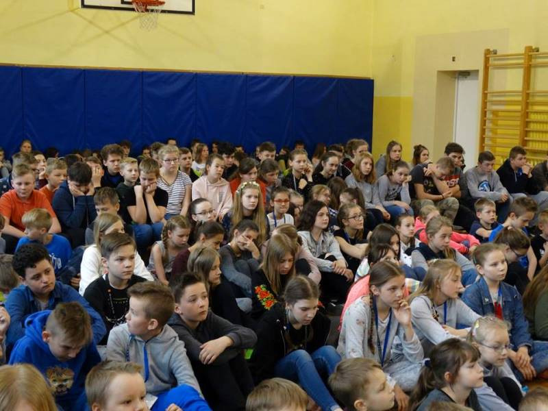 Polskie legendy na wesoło i program ?Tańce rewii i musicali? w Czwórce