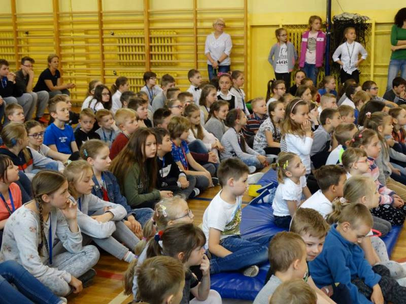 Polskie legendy na wesoło i program ?Tańce rewii i musicali? w Czwórce