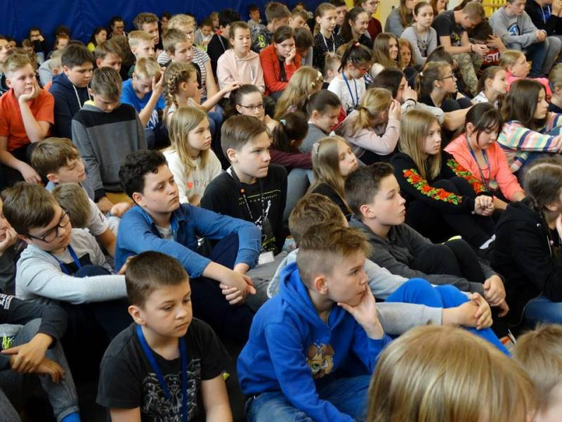Polskie legendy na wesoło i program ?Tańce rewii i musicali? w Czwórce