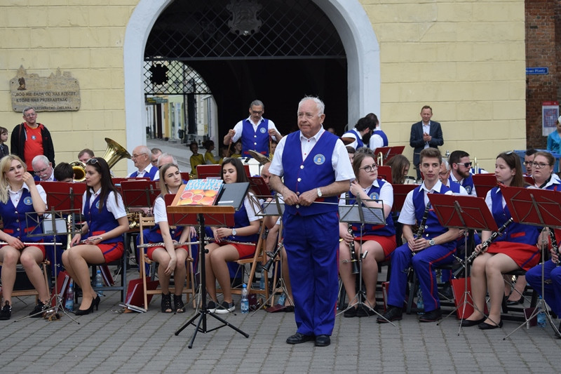 Koncert Orkiestry Dętej, Tancerek i Mażoretek CHDK: 
