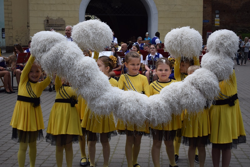 Koncert Orkiestry Dętej, Tancerek i Mażoretek CHDK: 