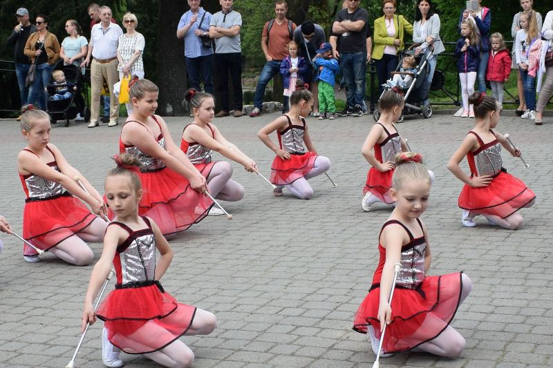 Koncert Orkiestry Dętej, Tancerek i Mażoretek CHDK: 