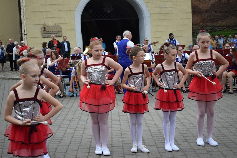 Koncert Orkiestry Dętej, Tancerek i Mażoretek CHDK: 